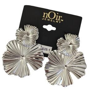 nOir Jewelry Silver Statement Flower Petal Earrings